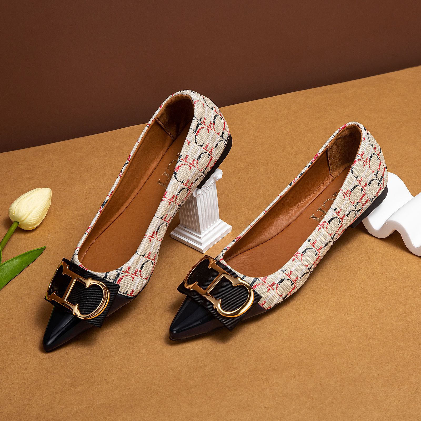 CHCH 캐주얼 패션 포인팅 플랫 슈즈 올 매치 통근 여성 싱글 레이어 슈즈 통기성 할로우 아웃 샤넬 스타일 프렌치 싱글 레이어 슈즈