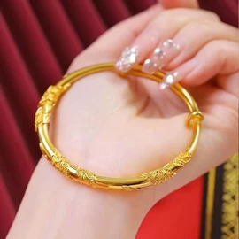 项链;戒指;手链