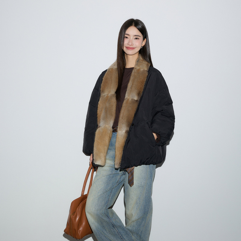 Detachable mink fur coat for women, 90% white goose down, oversized parka with faux fur collar for winter Detachable mink fur coat for women, 90% white goose down, oversized parka with faux fur collar for winter