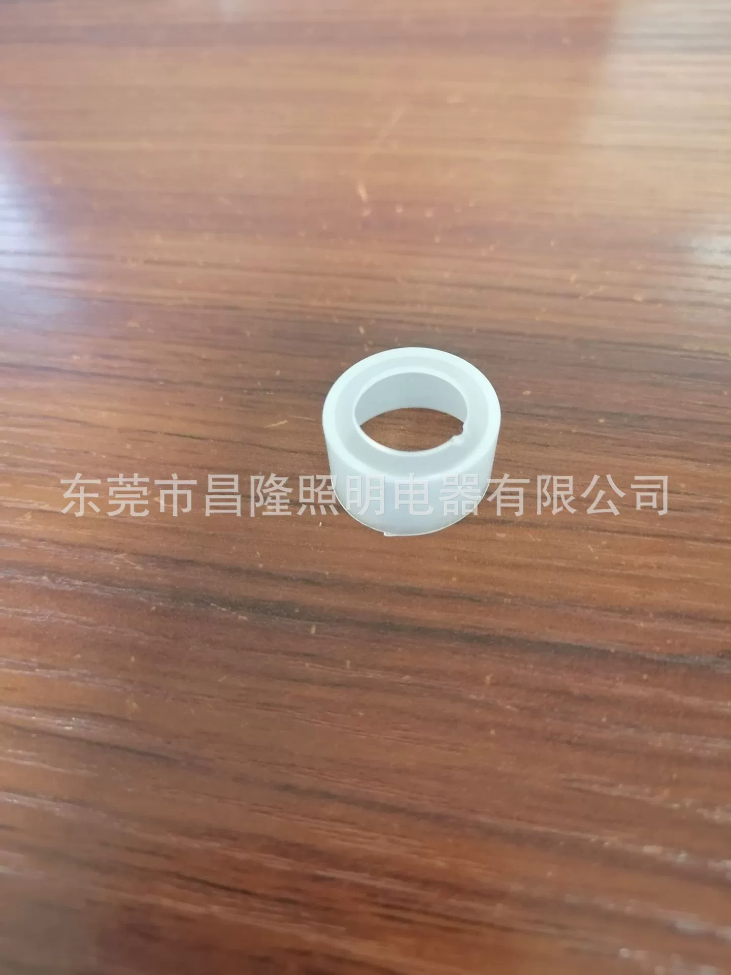 Производитель продаж резьбовая головка лампы E12/25*17 оболочка, силиконовый чехол