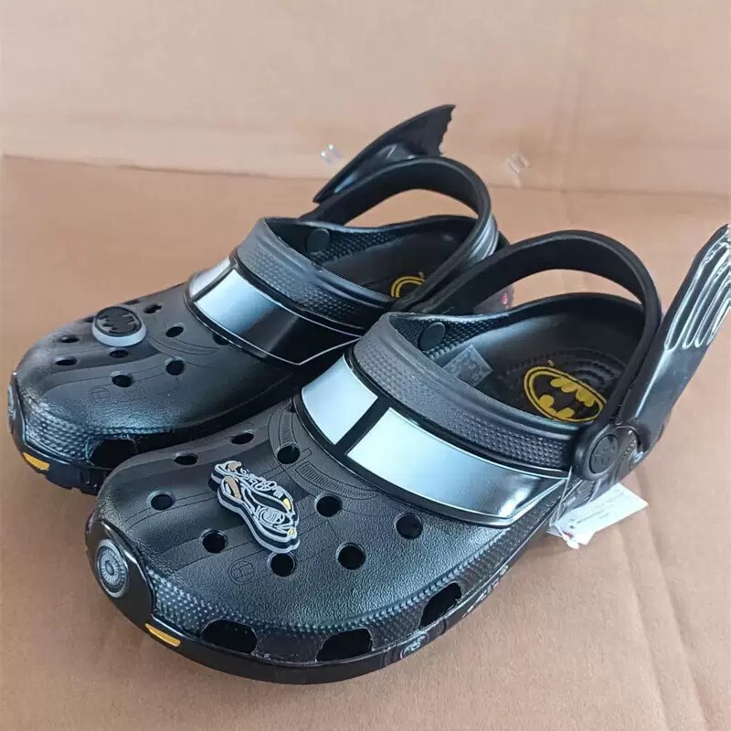 New Hot Style Classic Kidsren's Crocs 2025 Summer Slippers Batman Cartoon Toe-Toe Slippers New Hot Style Classic Kidsren's Crocs 2025 Summer Slippers Batman Cartoon Toe-Toe Slippers