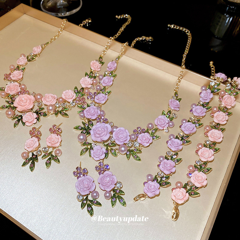 Conjunto de collar de perlas de diamantes de flores y hojas Moda estilo pastoral temperamento cadena de clavícula dulce collar de todo fósforo al por mayor