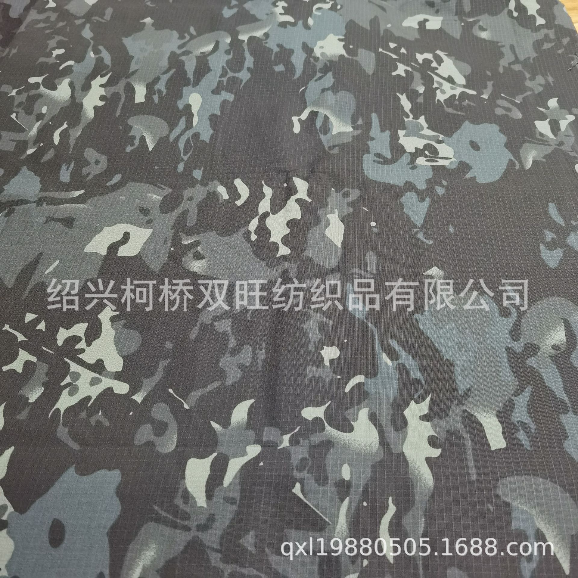 21*10+70D涤棉弹力 CVC弹力三粒格印花染色防水 户外服装面料