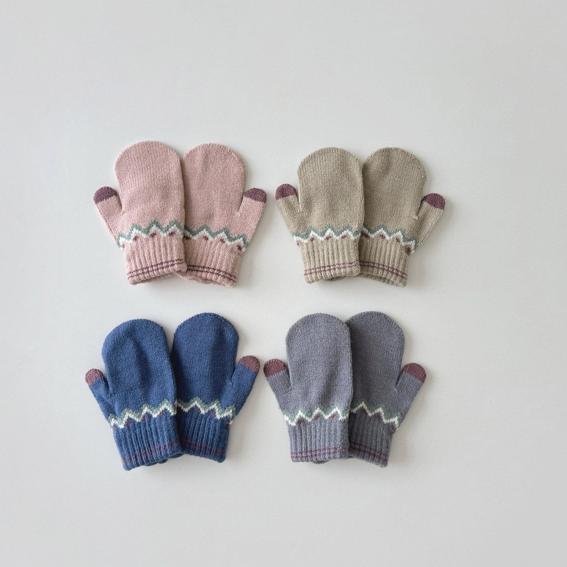 Baby gloves Autumn and winter mittens boys warm retro pattern wool girls cold gloves_voghion.com