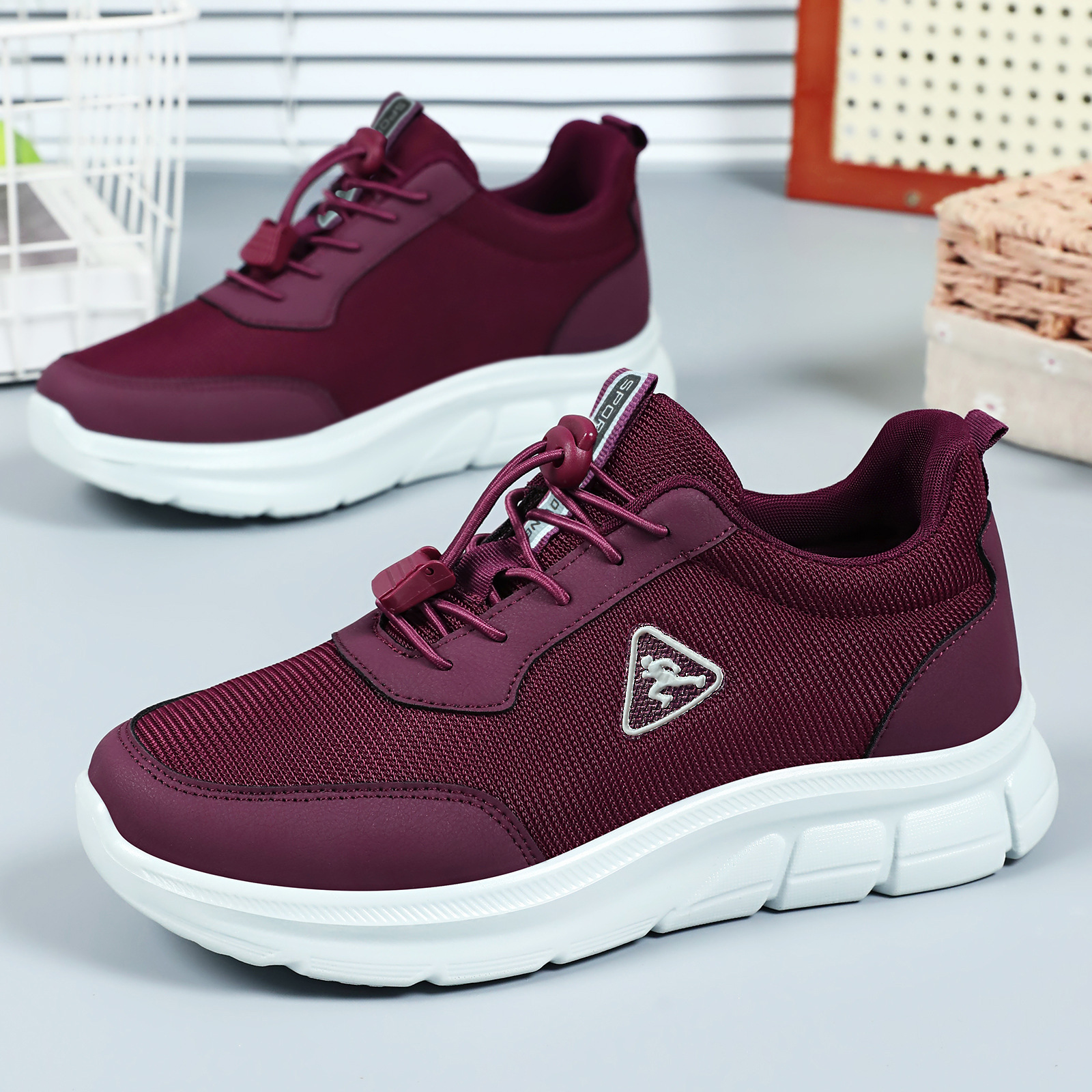 Zapatos de mujer de primavera de poliuretano zapatos casuales zapatos de pareja zapatos de malla ligera con suela suave zapatos cómodos zapatos de madre