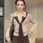 撞色翻领套头修身针织衫