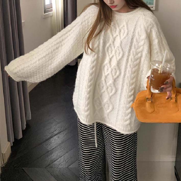 慵懒风卷边圆领套头麻花毛衣女秋冬季高级感宽松软糯纯色针织上衣