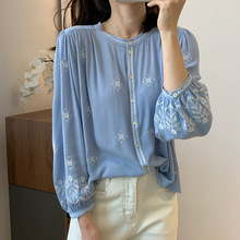 2025法式春季女装刺绣灯笼袖上衣 蓝色衬衫长袖小衫设计感衬衣女