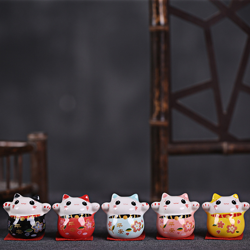 Estilo japonés Lucky Damo decoración tamaño pequeño tienda apertura regalo creativo hogar cerámica lindo escritorio decoración del coche