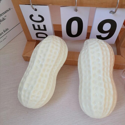 Pet toys, cat and dog toys, simulated peanut sound, milk scent, teething dog toys, shiny