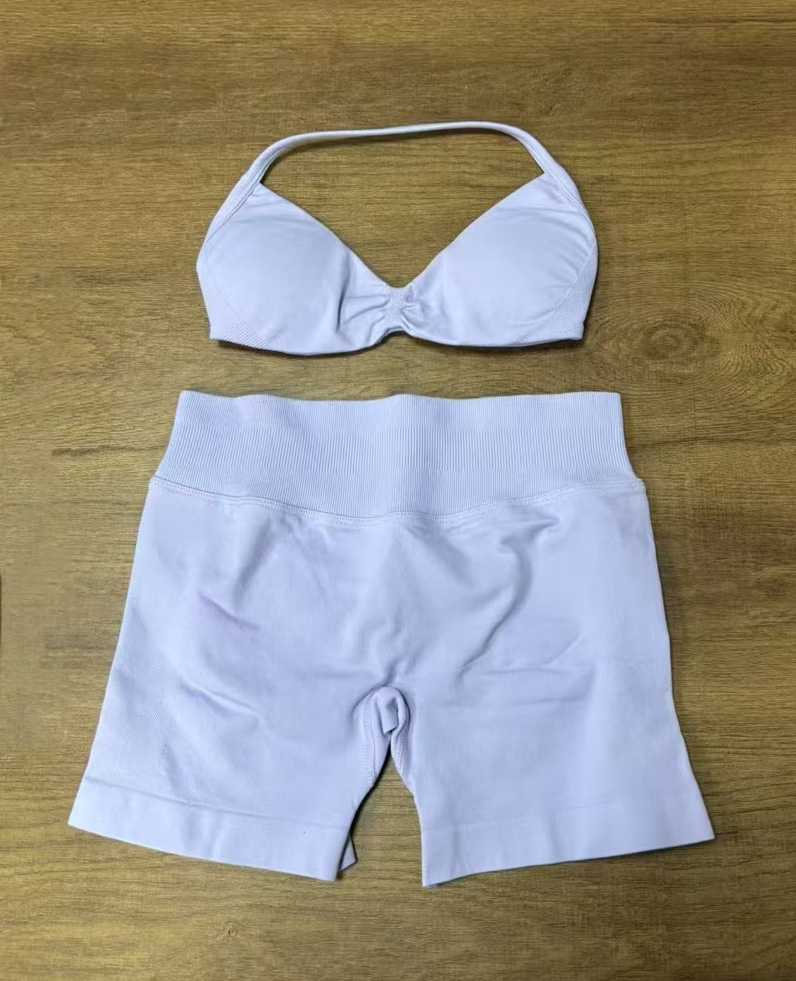 Conjunto DF Amazon pantalones cortos explosivos sujetador pequeño alto elástico superfino nailon halter cuello hermoso chaleco deportivo trasero