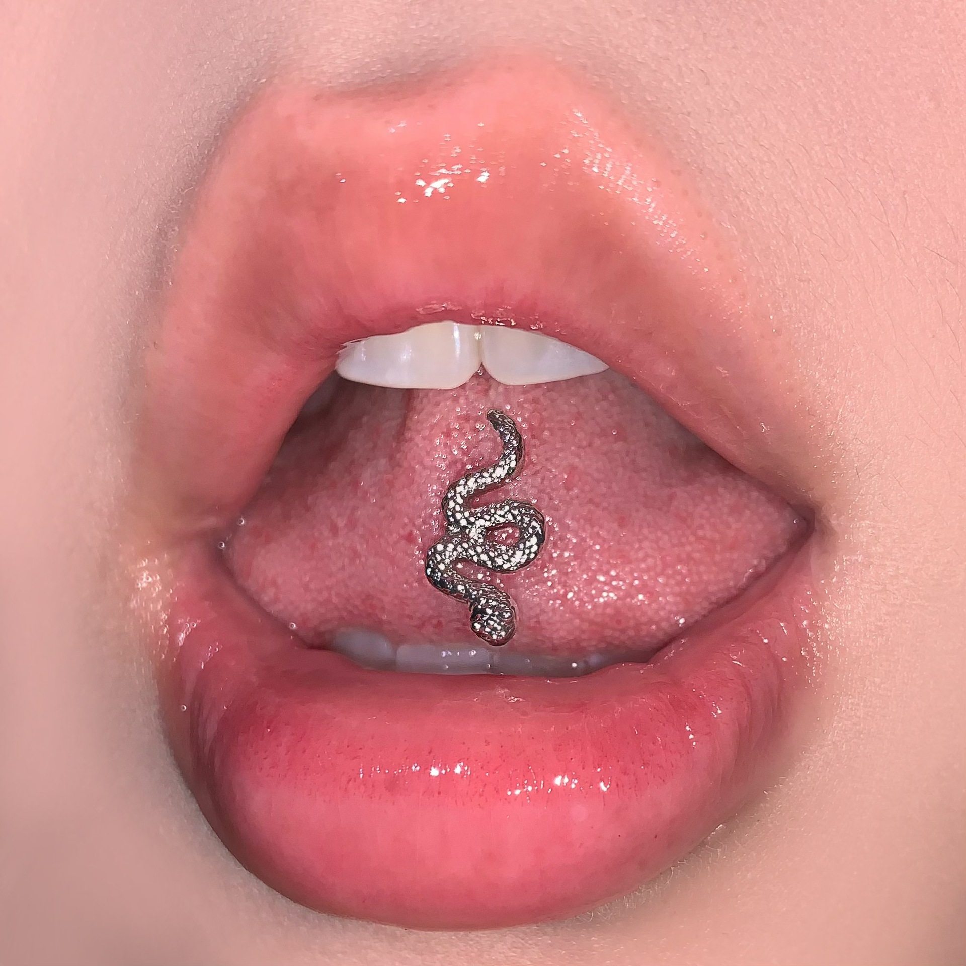 Wild Spirit Snake Tongue Barbell 18mm Bar Length 1.6mm Gauge 316L Steel External Thread Piercing Jewelry Unisex detail image 7