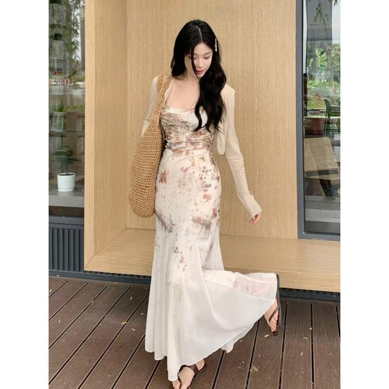 夏轻奢吊带连衣裙女春季收腰显瘦遮肚包臀长裙设计感国风碎花裙子|undefined