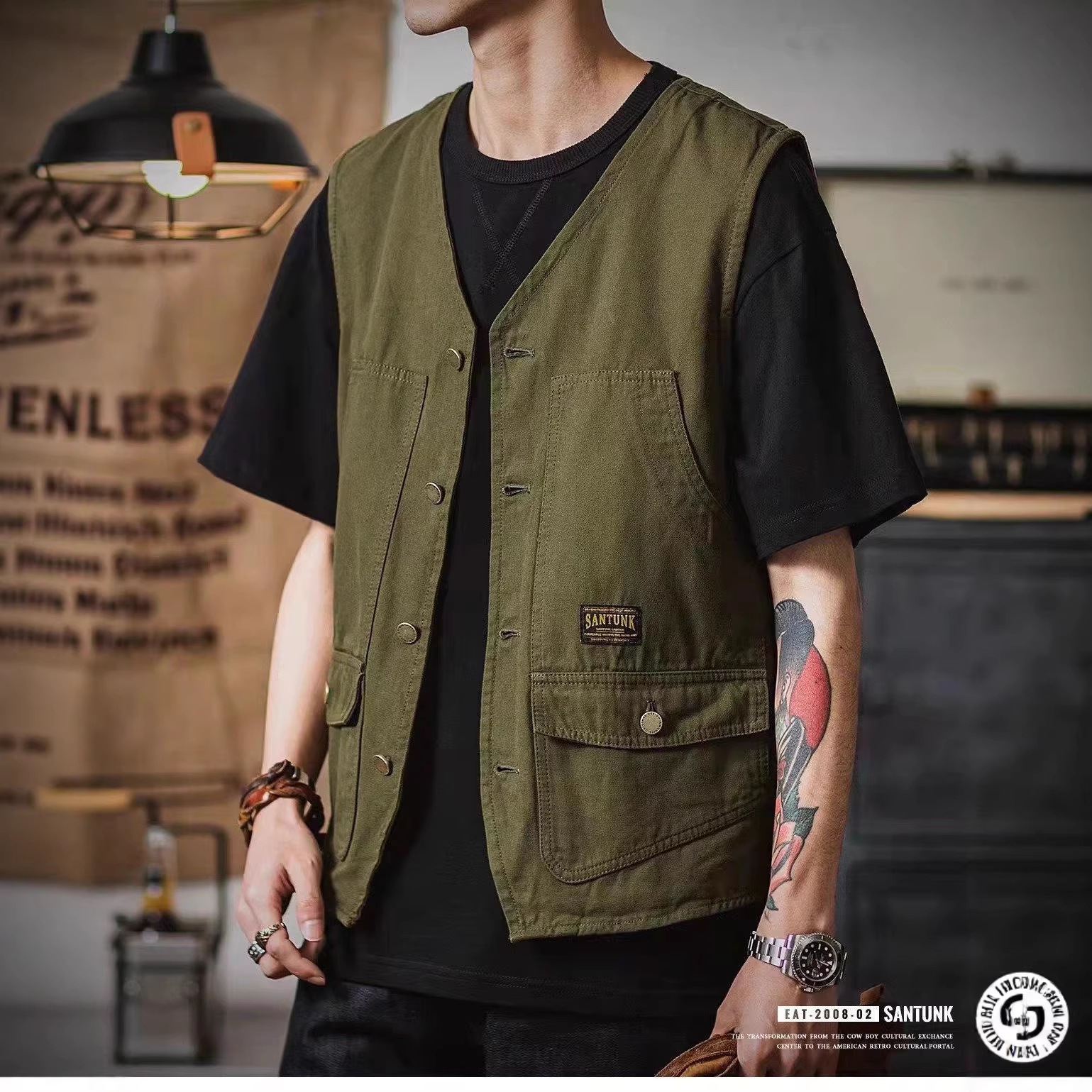 Trendy American workwear vest for men, with a Hong Kong style, loose fit, casual and cool vibe, multi-pocket vest jacket.