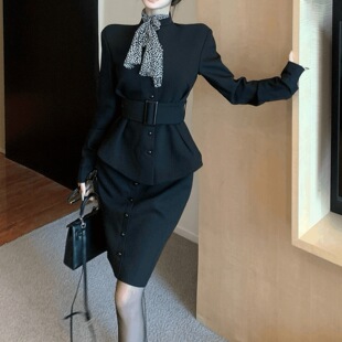 ����߼������b��ɫ�������b���ײ��c�r��Ů������ΰ���ȹ������