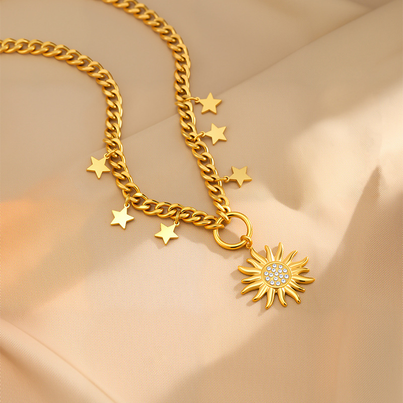 Collar de acero inoxidable de la serie Golden Sun con incrustaciones de diamantes europeos y americanos para mujer Collar de estrella de mango de cadena gruesa de seis estrellas