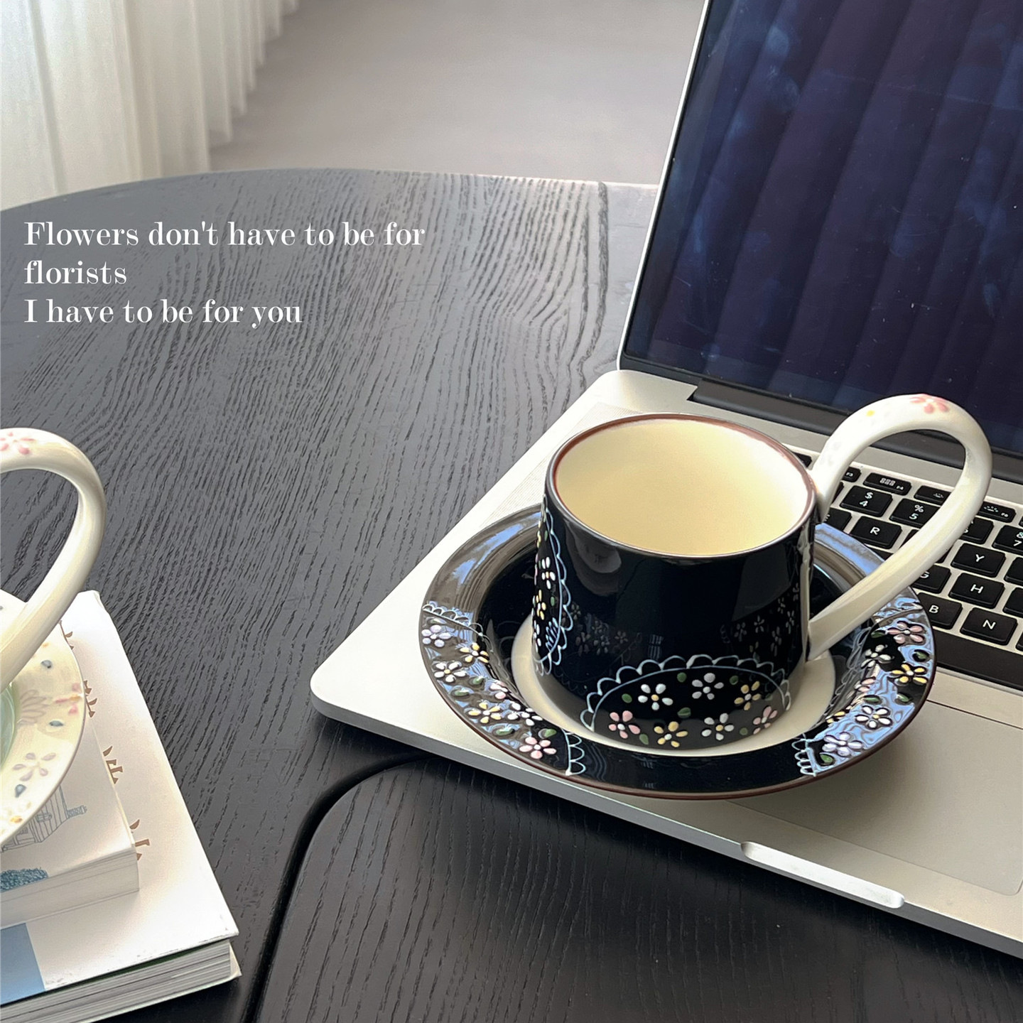 Shang 'en lujo medieval taza de café y plato conjunto de cerámica chica corazón marca taza retro relieve pintado a mano taza de menú de la tarde