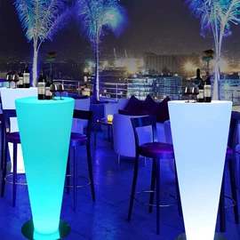 景观灯;餐桌;吧台