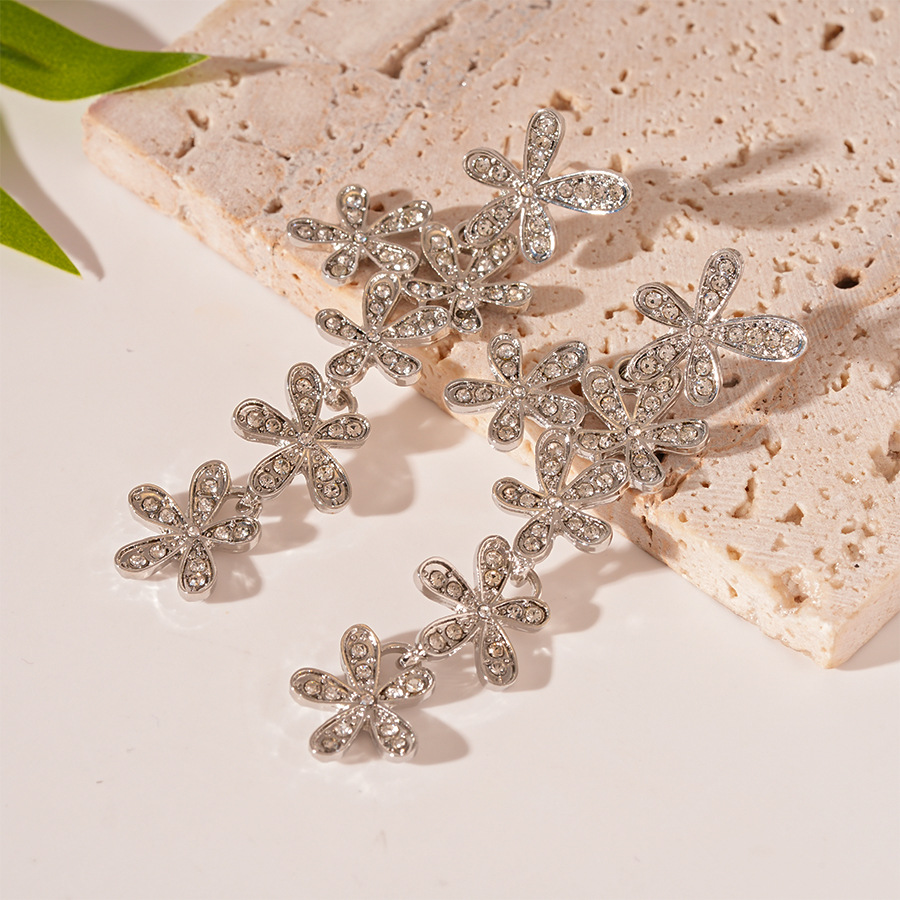 Diamond Encrusted Flower Fringe Stud Earrings With Silver Needles_voghion.com