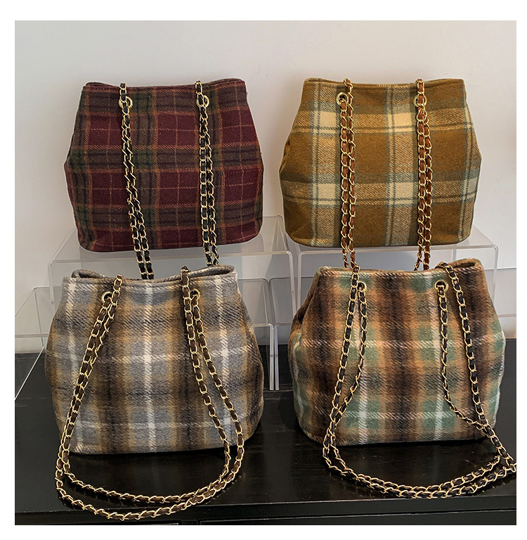 Retro and fashionable woolen texture bucket bag, large capacity commuting bag, chain check pattern casual single-shoulder crossbody women's bag undefined
