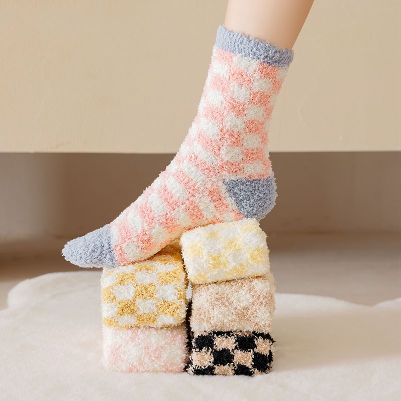 Calcetines de Piso de Terciopelo Coral Transpirables y Antideslizantes para Invierno y el Hogar image 1