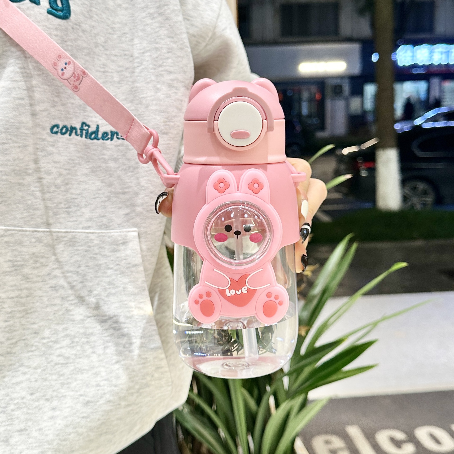 High-quality appearance boys and girls cartoon cups portable anti-fall summer children plastic straw water cup new cute