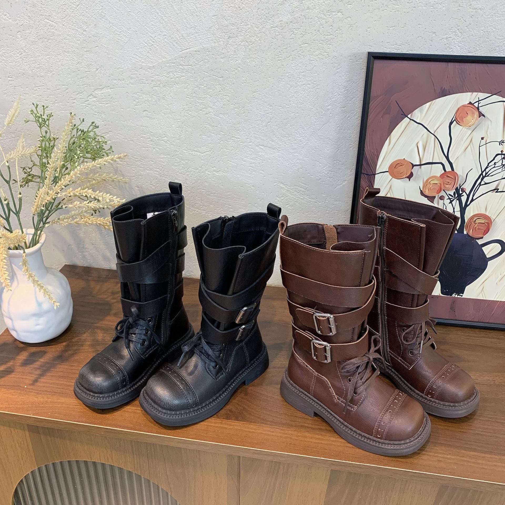 Spring and Autumn Style Children's Mid-Calf Martin Boots with Multiple Buckle Straps, British Style Leather Boots for Boys and Girls, Side Zipper, Soft Sole, Fashionable Boots