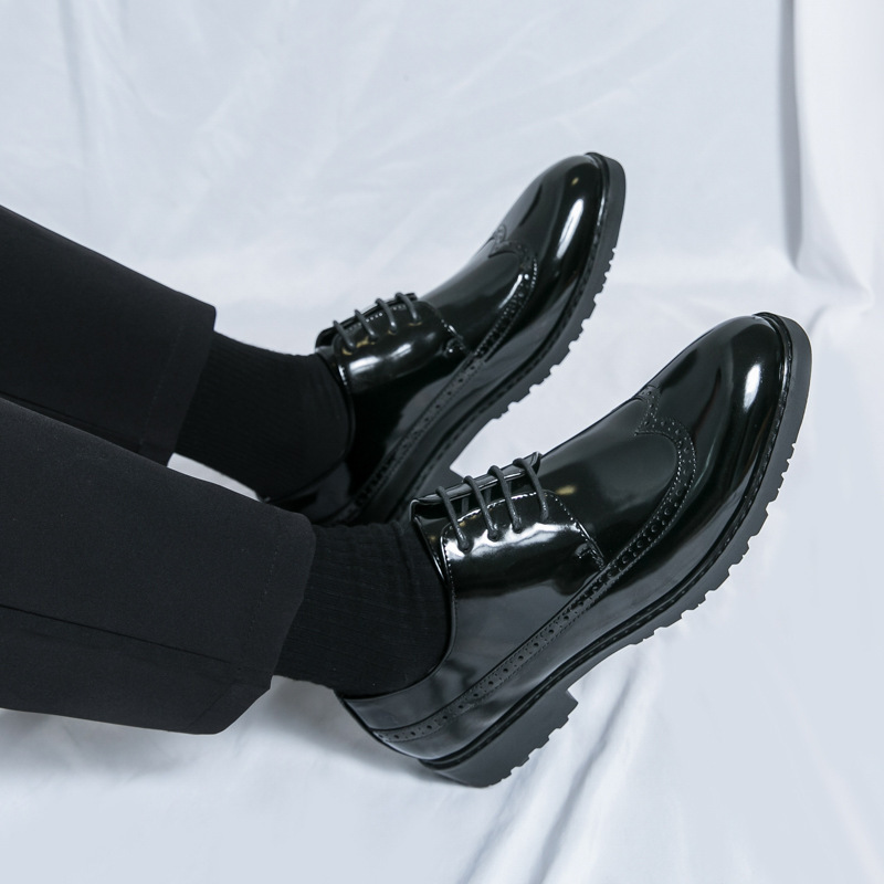 Zapatos de cuero de hombre transfronterizos, zapatos de cuero de negocios, zapatos de cuero de punta casuales británicos, zapatos de moda jóvenes coreanos lacados