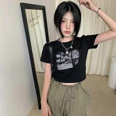 黑色辣妹短袖T恤女2025夏季新款短款小心机露脐女装学生上衣批发