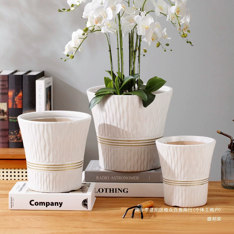 Большой керамический цветочный горшок в скандинавском стиле для домашнего использования, подходящий для горшечных растений, таких как денежное дерево, потов и кливия, с широким отверстием и ярко-белым поясом.