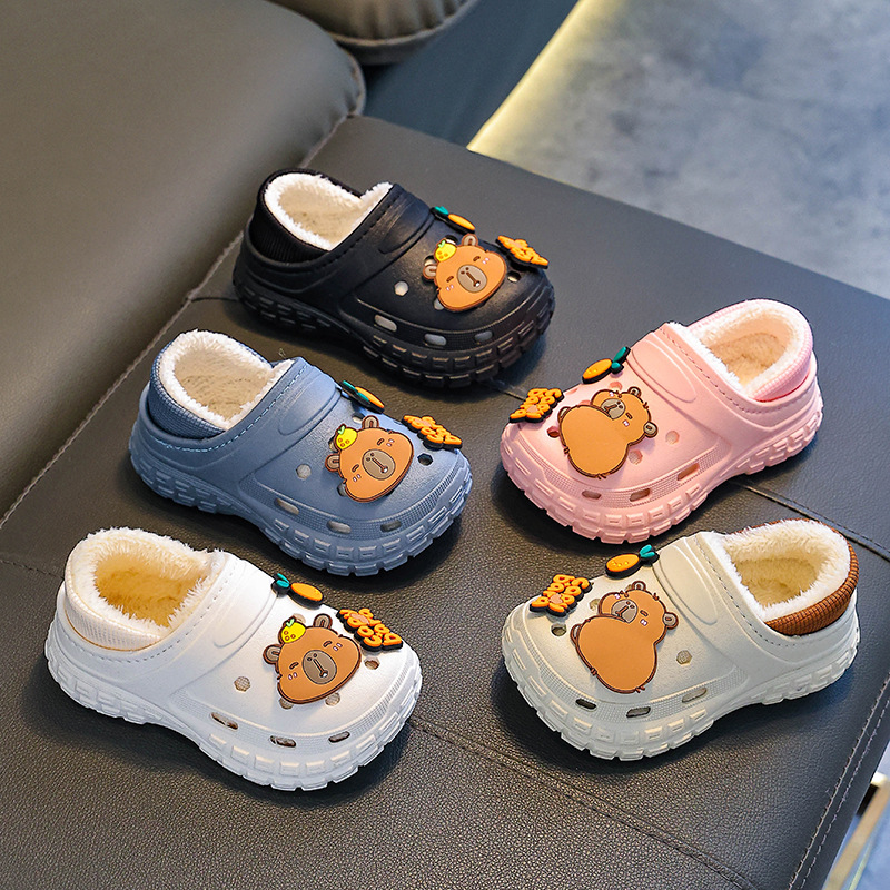 Zapatillas de algodón para niños Capibara, invierno para niños, niñas y niños, calentamiento de lana impermeable para padres y niños, bolsas de tacones de algodón para niños mayores.