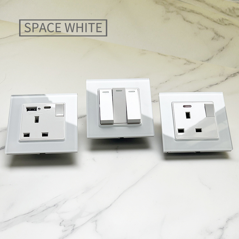 工厂直营港澳英式13A带USB电灯制钢化玻璃白色方插英标家用插蘇