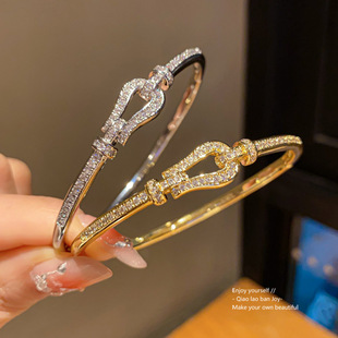 18K real gold electroplated zircon horseshoe buckle bracelet new retro niche bracelet light luxury high-end hand decoration wholesale