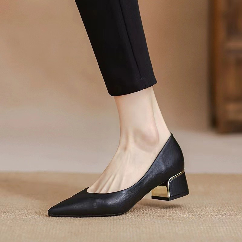 Pointed-Toe Soft Leather Women's Low-Heeled Shoes, 2026 Spring and Autumn New Style, Black Chunky Heel, Comfortable for Work and Commuting, Mid-High Heels Pointed-Toe Soft Leather Women's Low-Heeled Shoes, 2026 Spring and Autumn New Style, Black Chunky Heel, Comfortable for Work and Commuting, Mid-High Heels