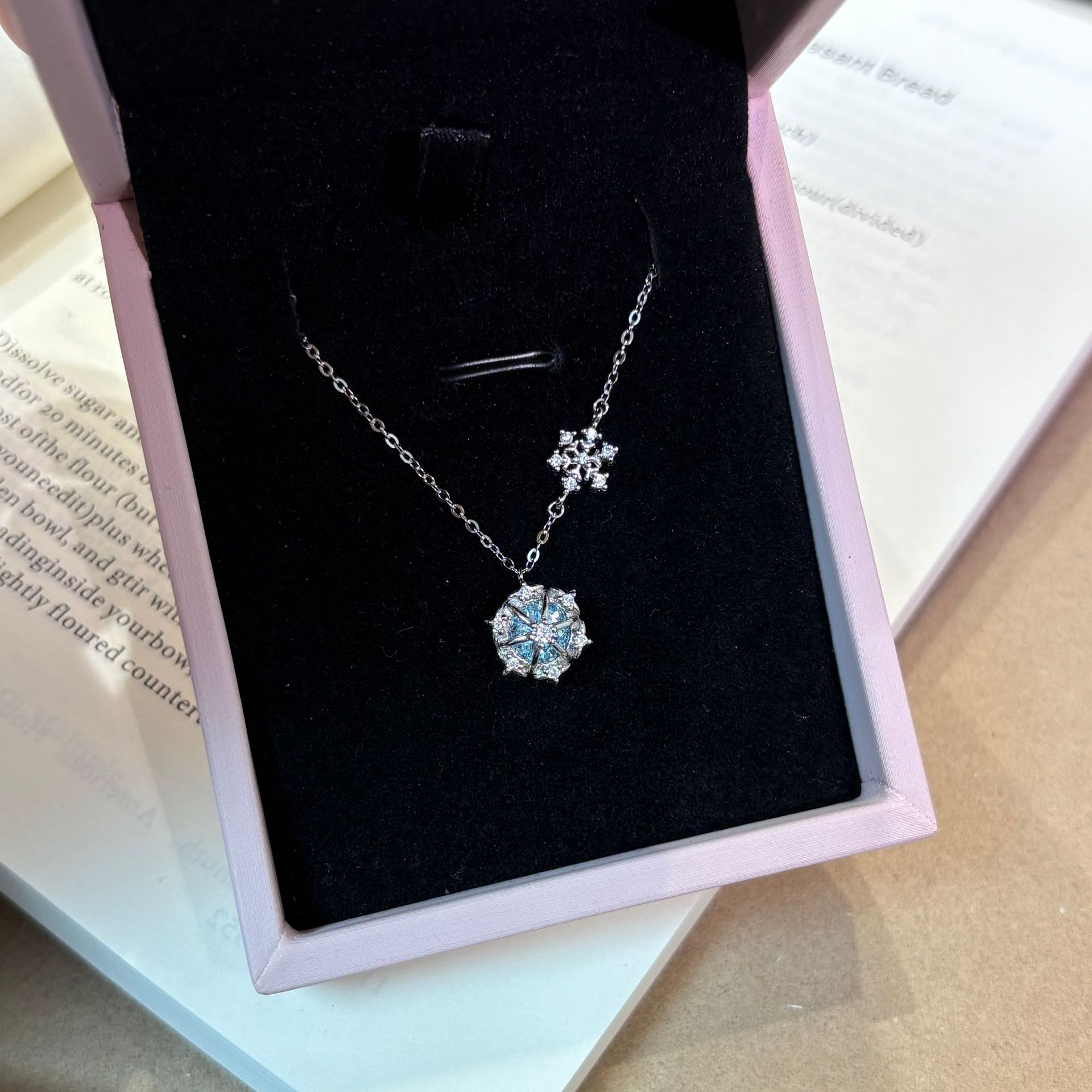S925 Sterling Silver Snowflake Diamond Pendant Necklace For Women_voghion.com