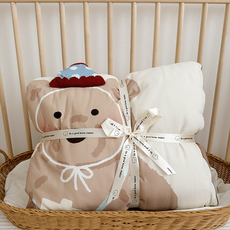 큰 파란색 모자 곰