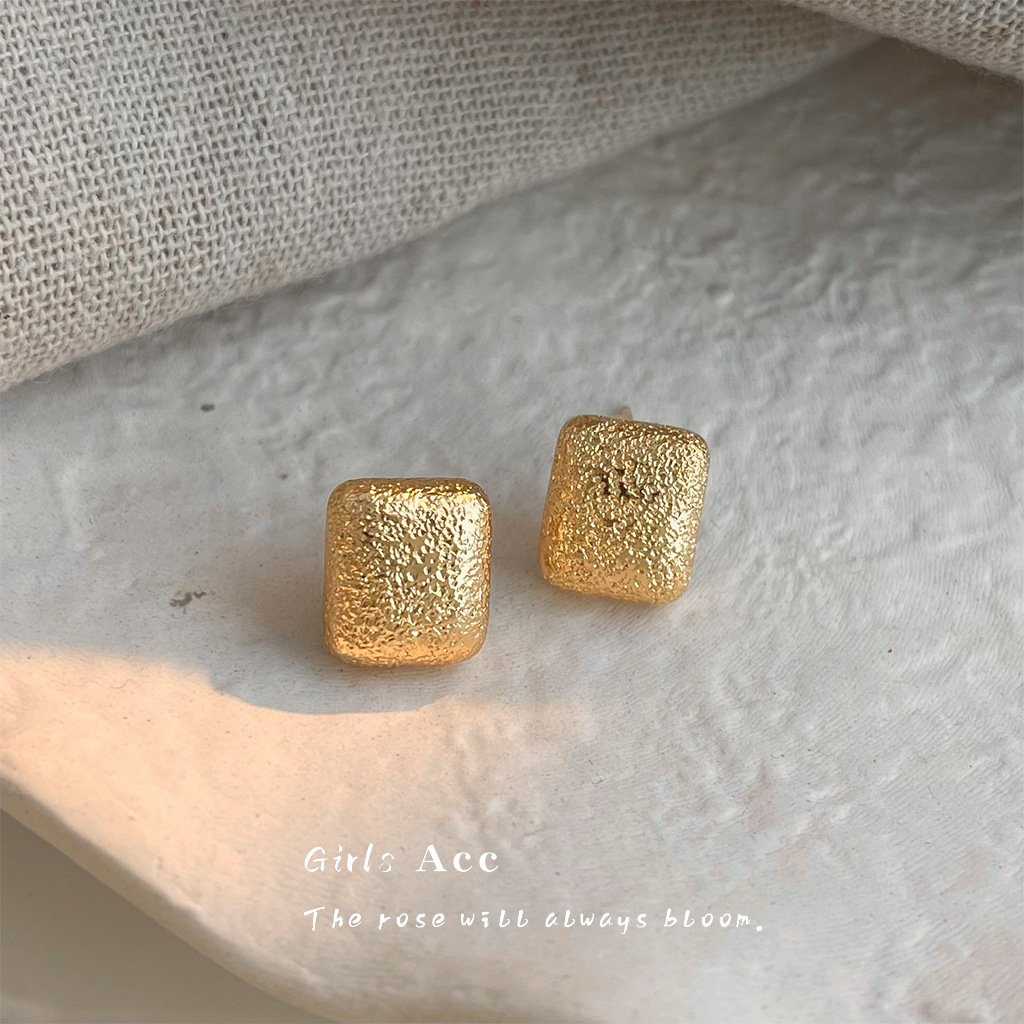 2_0014_耳语场景新水印 拷贝 15.jpg