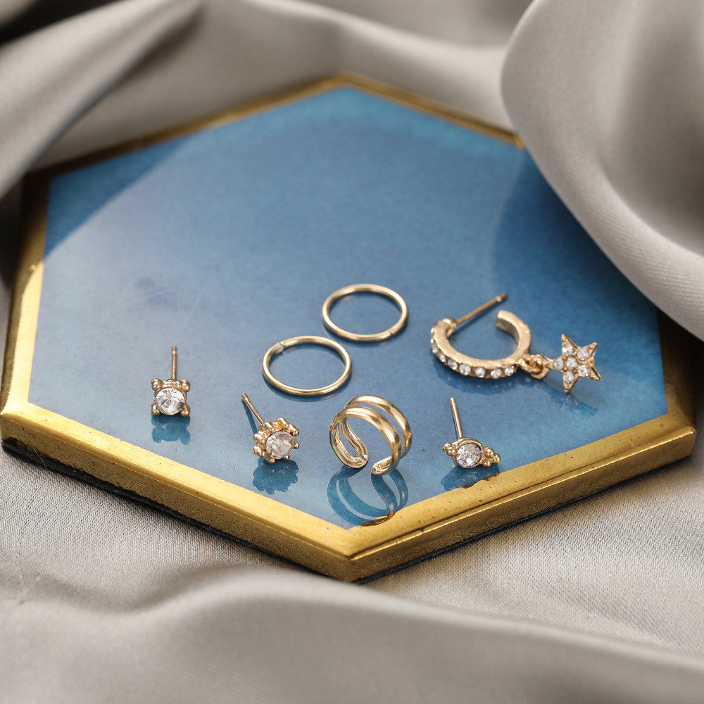 Vente En Gros Bijoux Rétro Plein Diamant Boucles D&#39;oreilles En Forme De C Étoile À Cinq Branches Nihaojewelry display picture 5