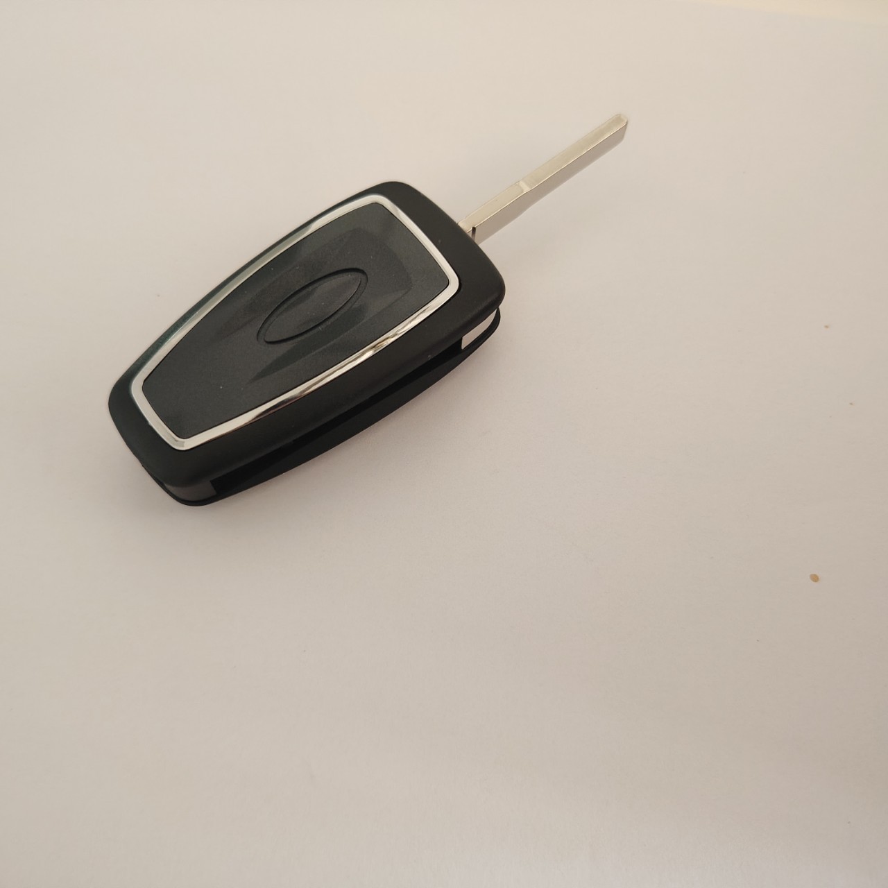 Suitable for Ford Focus Escape Fiesta Fiesta Escape Car Folding Remote Control Key Replacement