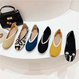 韩版女式板鞋平底鞋甜美可爱猫狗彩色时尚搭配圆头浅口潮鞋休闲