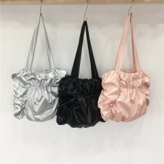 本季 韓國ins風時尚個性高街褶皺銀色亮面雲朵包手提單肩托特包