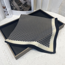 春秋真丝53小方巾女装饰围脖棋盘格围巾批发桑蚕丝丝巾百搭小领巾