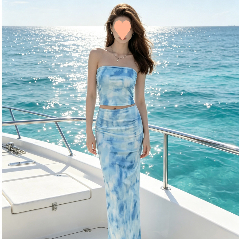 Cross-border European and American style 2026 summer new women's clothing blue illusion gradient print tank top and matching skirt set