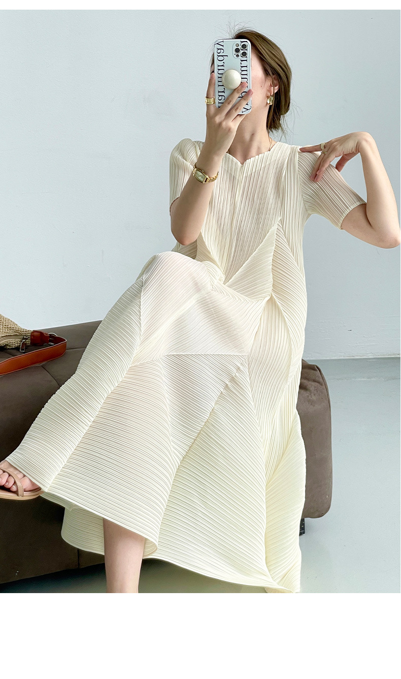 Đầm xếp ly ngắn tay họa tiết hoa nụ phong cách Pháp — Màu đen chi tiết 22