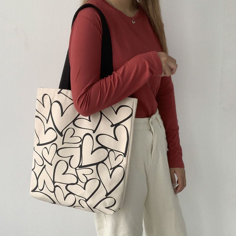 Capacious one-shoulder bag for traveling