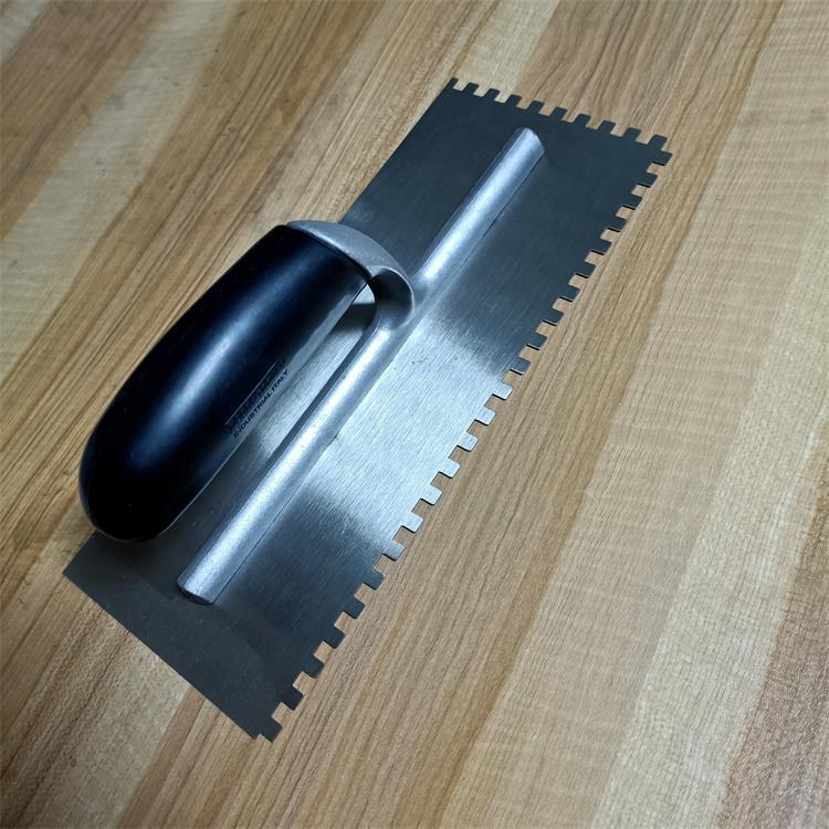 厂家直供美国波多黎各普抛10mm 12方形齿抹泥板 黑色塑柄抹泥刀