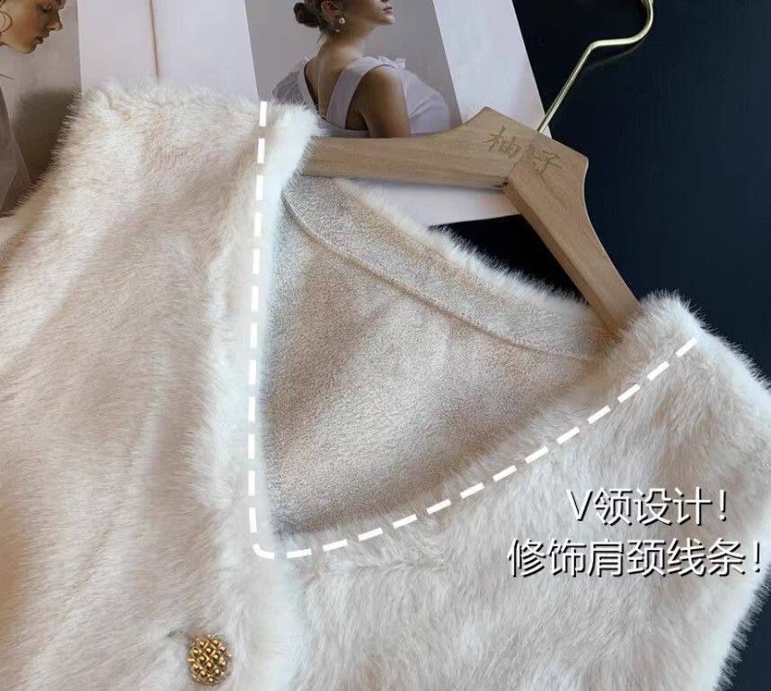 Áo vest nữ phối lông cừu cổ chữ V dáng ngắn mặc ngoài mùa đông — màu xám nhạt, đen chi tiết 6