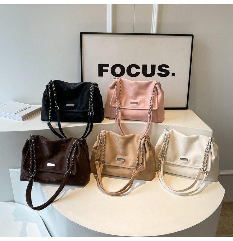 Large capacity for 2024 autumn/winter new fashionable niche women's texture chain single shoulder crossbody tote bag_voghion.com