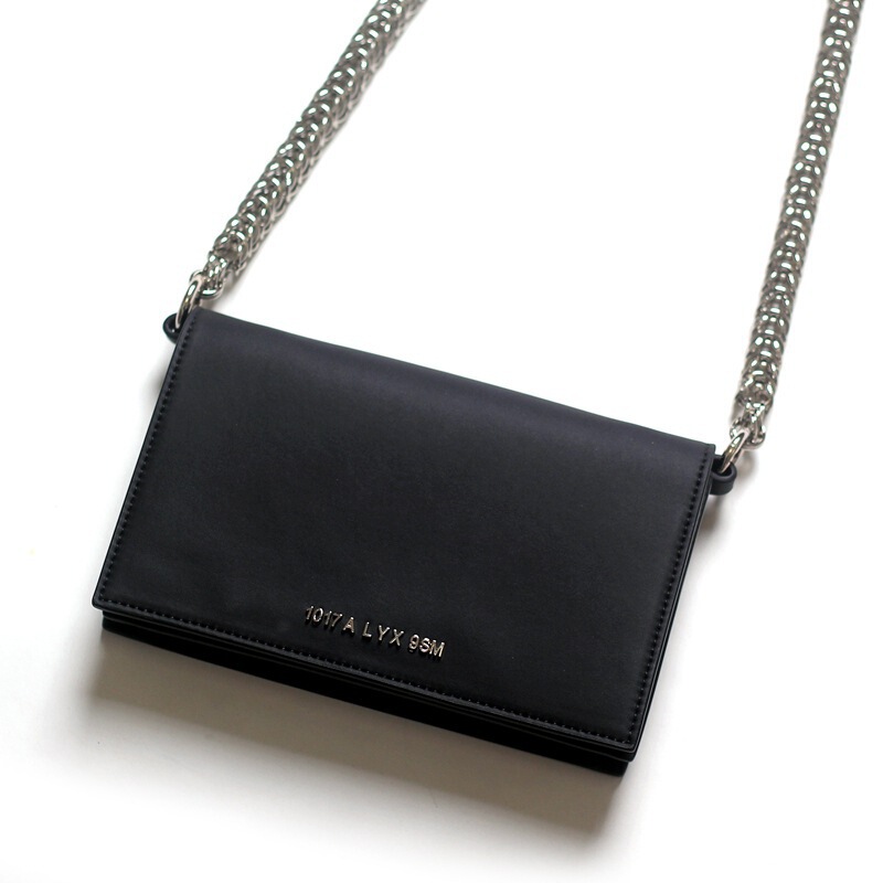 牛の商品の現物のオリジナルの1017 ALYXはBAGSの男女の小さい方を包んでチェーンの小さい方を包んでショルダーバッグのファッションの包みを包みます。|undefined