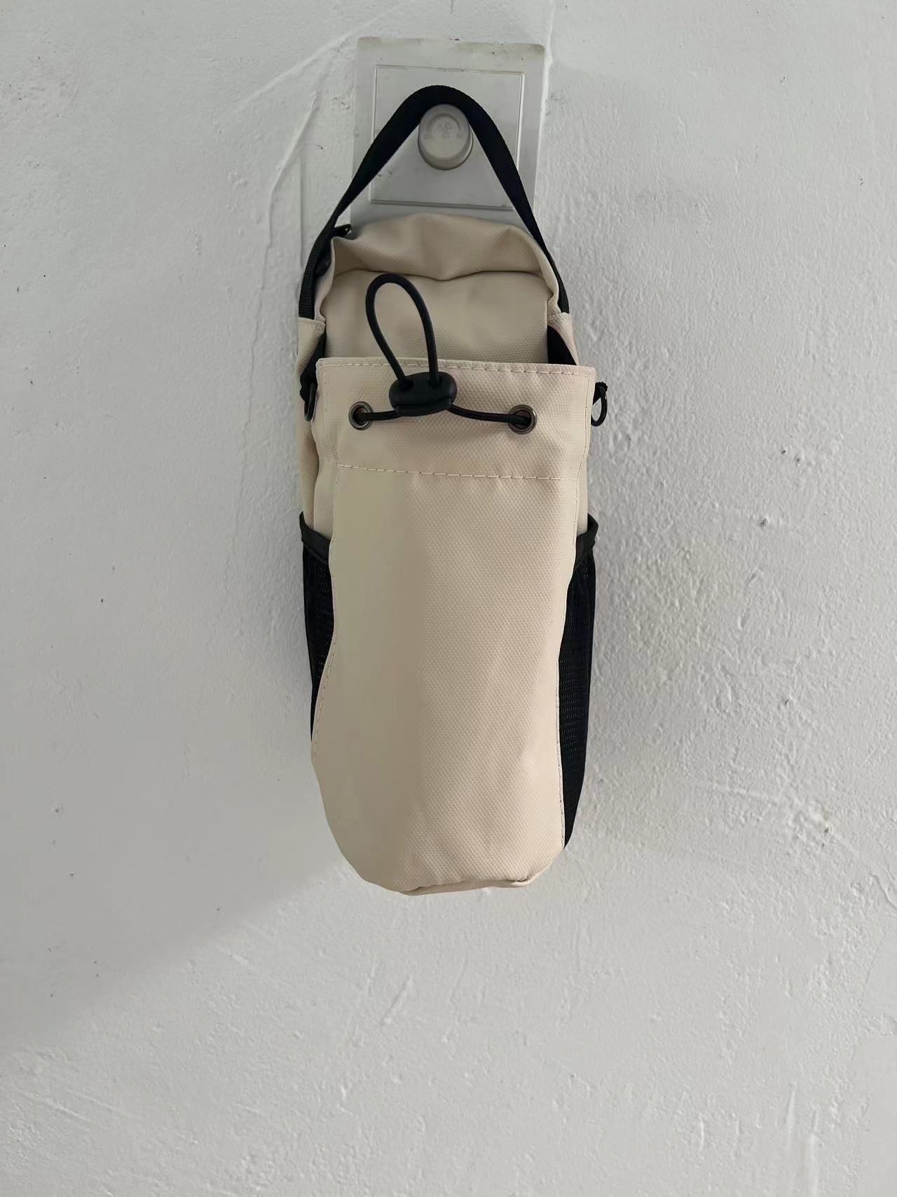 Bolsa de hervidor de agua de absorción magnética de gran capacidad deportiva fitness imán cubierta de taza transfronteriza multifuncional portátil impermeable mochila transfronteriza